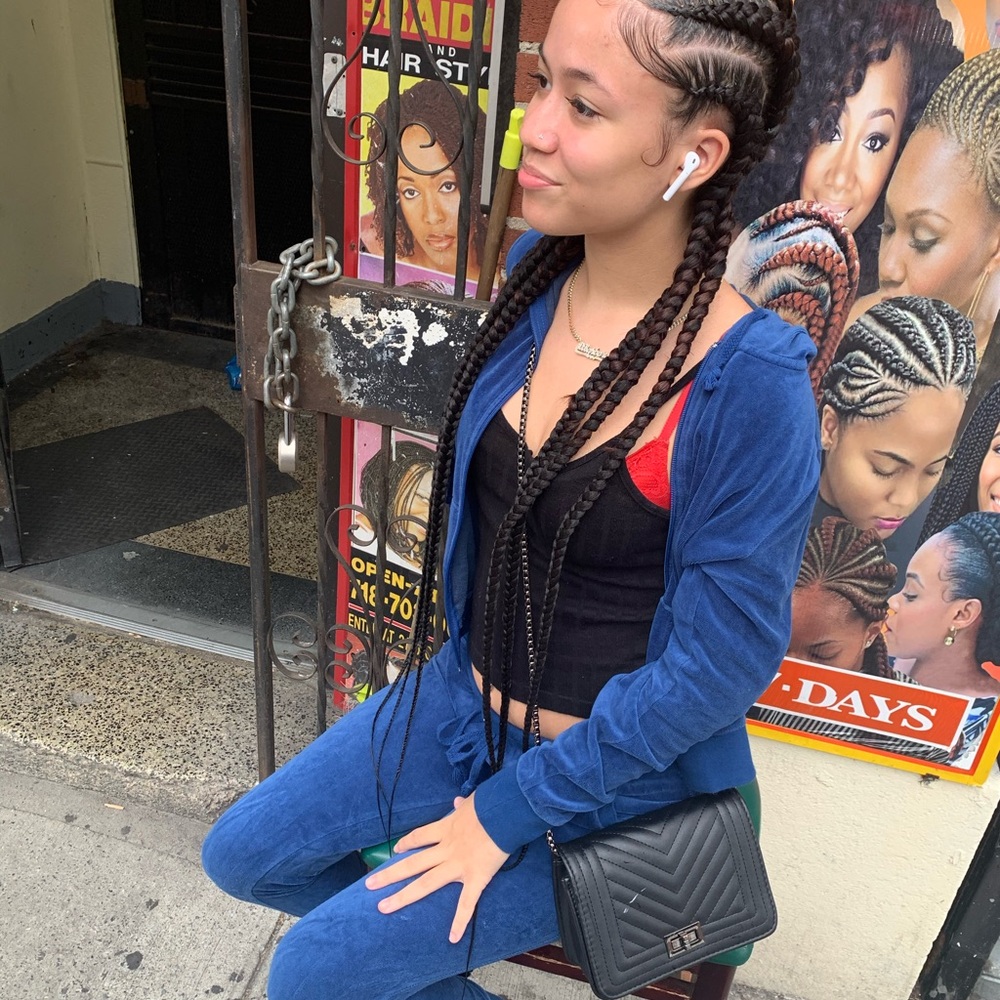 Stylish Blue Velour Tracksuit with Black Crossbody Bag